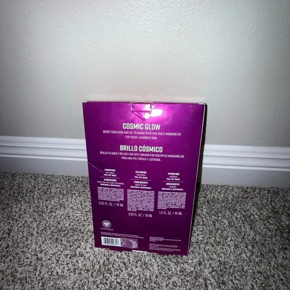 Freeman cosmic glow mask set